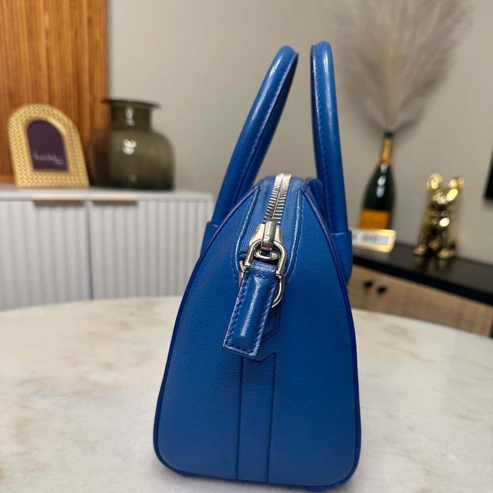 Givenchy Blue mini antigona crossbody - Picture 9 of 12